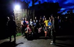 一位母亲本人养分不良的孩子称沉